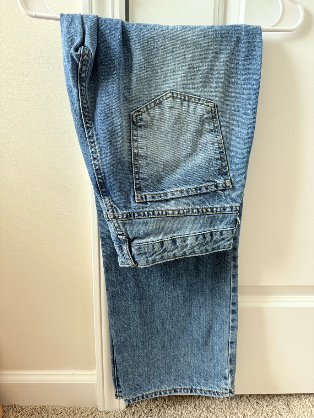 Women's Light Wash Straight Leg Jeans